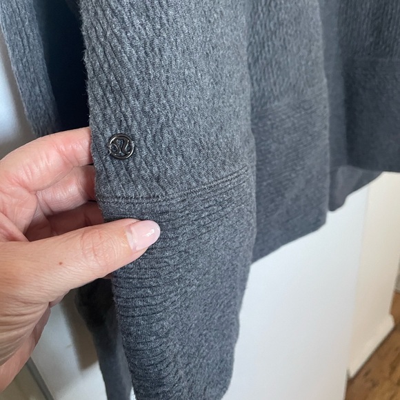 Lululemon Gray Cowl Neck Bell Sleeves Pullover Sweater 21.5” Pit to Pit 3D Logo - Picture 6 of 9